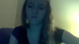 Young teen masturbats on cam