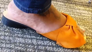 Ebony cute feet and cute toes (she let me film feet for the first time)