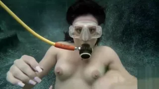 Mia Pearl - Scuba Training