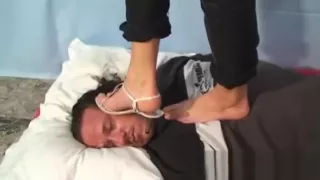 facestanding trampling