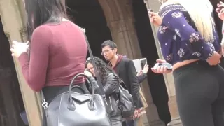 Blonde tourist of the wonderful ass of legging part 1