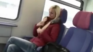 Bionda tedesca scopata sul treno