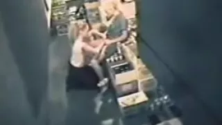 AMATEUR LESBIANS caught in the act by a security HIDDEN
