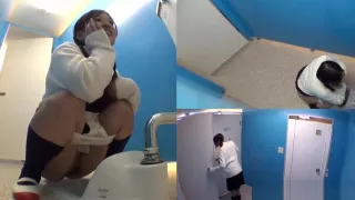 Asian Teen Babes Urinate