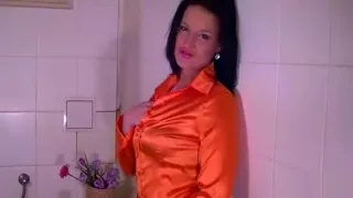 Pornstar Gives A Hard Dick A Steamy Oral Pleasure Job