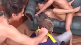 O rusoaica superba violata in fata lu gagicuso de dou baieti