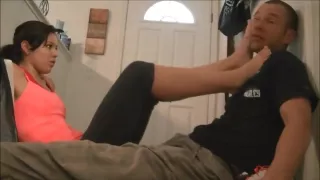 Chick in yoga pants got her feet worshipped by her handsome slave after the