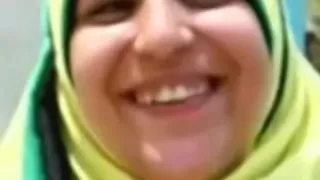 Desi neighbour Lusty aunty park sucking cock cheating