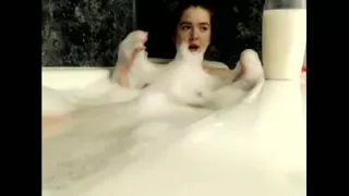Cute teen girl Take a bath Amateur Webcam