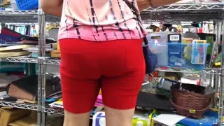 PLumP BuBBLe CHeeKs MaTuRe LaTinA in ReD SHorTs SPanDeX (1)