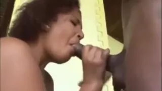 Wunderschöne lateinamerikanische erfahrene Dame macht einen besten Blowjob meines Lebens