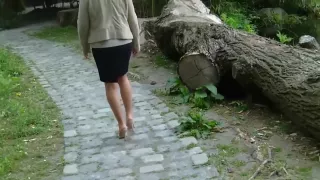 Beige Pantos Im Park