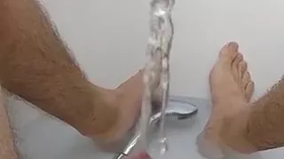 Slomo pee in bathtub