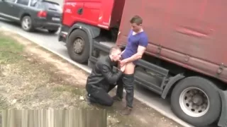 Kerle berühren sich selbst öffentliche Galerien schwule Kerle haben Analsex in der Stadt