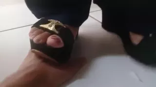 hand crush and trample