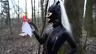 Devote hausskiavinnen - Scene 2