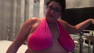 Mature bbw 2 over the shoulder bra !!