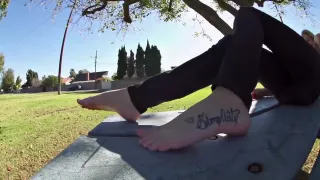 alles über Jordyns Füße, nachdem sie ihre sexy blauen Söckchen ausgezogen hat