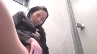 Asian Girl Figering and Pee
