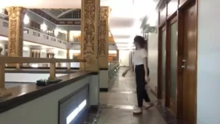 Milana Vayntrub - curvy babe dancing in a hallway with slomo