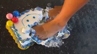 Barefoot Cake crush 2