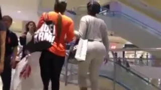 Candid bubble butt 2