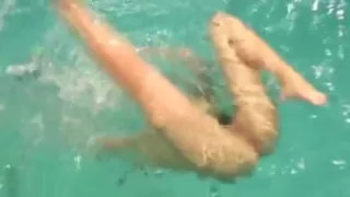 Cute Japanese nude syncrho girl