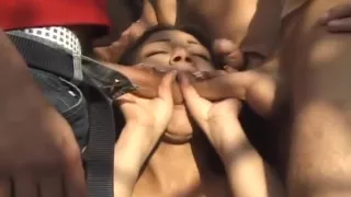 Gang bang dans un pre