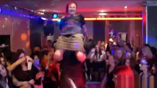 Euro Goddess in Strümpfen gut gefickt auf einer Party