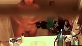 Philippinische Tante im Badezimmer bespitzelt