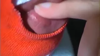 DEBORAH FeTICHISTE DES MAINS SUCE LeCHE SON DOIGT BAVEUX EROTIC ASMR