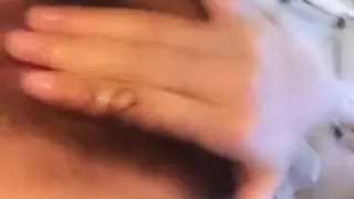 毛毛很多的少妇主播厨房精彩表演露出抖音a