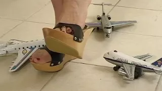 Wooden wedges vs toy plane