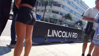 Candid teen perfection booty in shorts