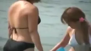 Japanese Beach Voyeur