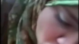 arab girl make blowjob in car
