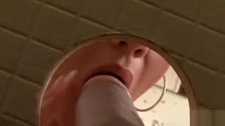 Geiles Babe bekommt ihren Hintern mit Schleim bedeckt bei Gloryhole