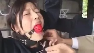 Japanese Schoolgirl Gets Pussy Shaved