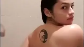 Tetas Grandes, Ducha, Solo