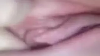 Rubbing my clit until I cum