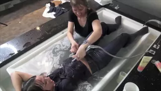 Girlfriens in bathtub clothes