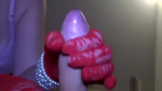 MissLexiana - Einfassung mit roten Spitzenhandschuhen