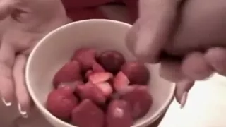 Queeny Love - Strawberrys