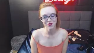 Babe Pleasures Herself Using a Fuck Machine