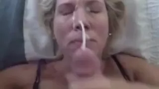 Dirty wife loves her face splattered with thick