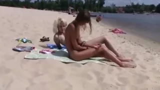 One blonde one brunette one oh my!