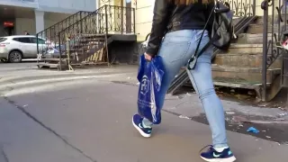 Hübsches Mädchen Arsch in Blue Jeans