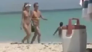 Nude beach - lot's of pussies on show