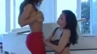 2 of the hottest glamour models on the planet