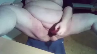 Ssbbw masturbates her horny fat pussy and squirts